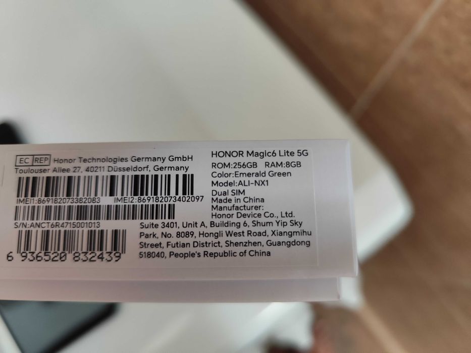Продавам gsm Honor magic 6 like, 8 рам ,256 памет,108 пиксела камера с AI