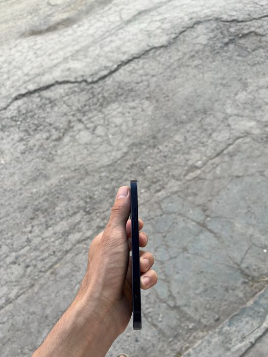 iPhone 12 xolati yaxshi joyi 64 gb yomkst 79 narx 290$