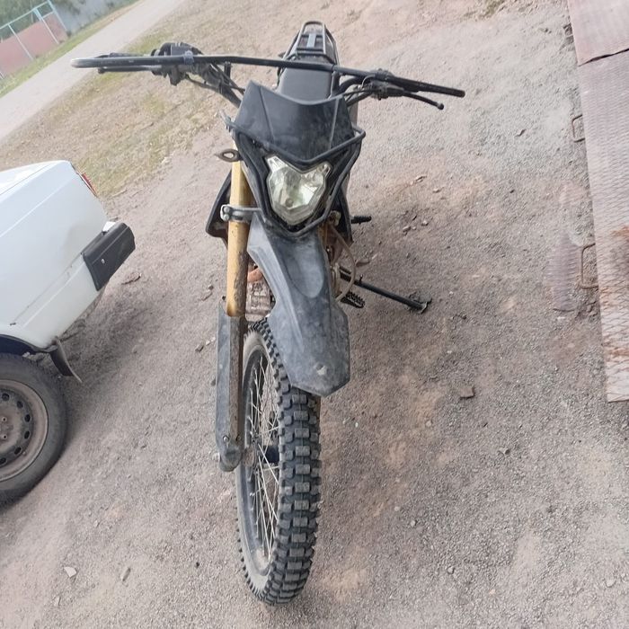 Продам мотоцик 250 кубов