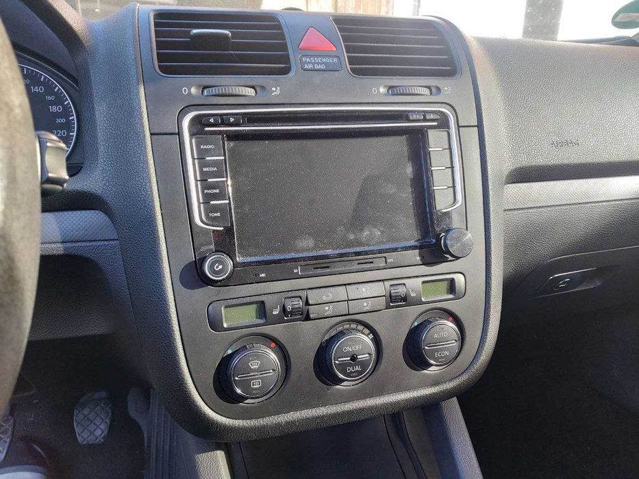 VW Golf 5 – 1.9 TDI, economic, argintiu, model 12/2006