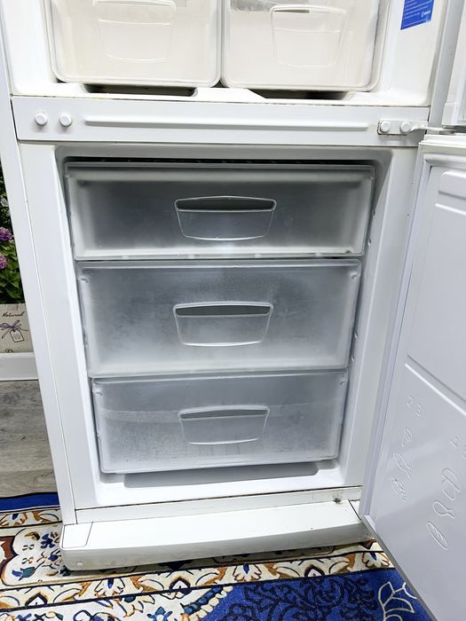 Продам Холодильник с Машинкой