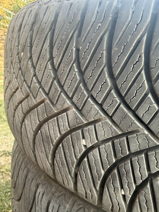 3 броя всесезонни автомобилни гуми 225/50R17