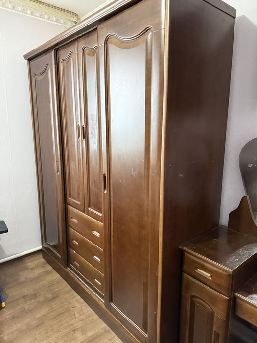 Продам спальный гарнитур