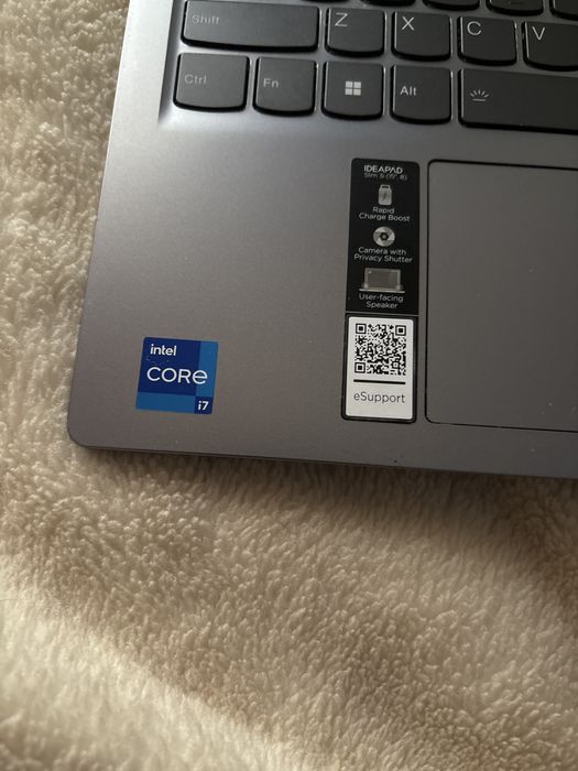 Lenovo IdeaPad Slim 3 aproape nou