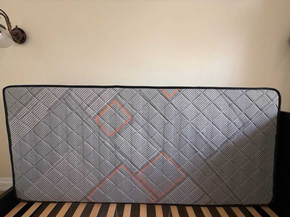 Кровать односпальная IKEA MALM 200*90 + реечное дно LUROY + матрас