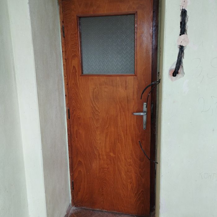 Врати интериорни и входна