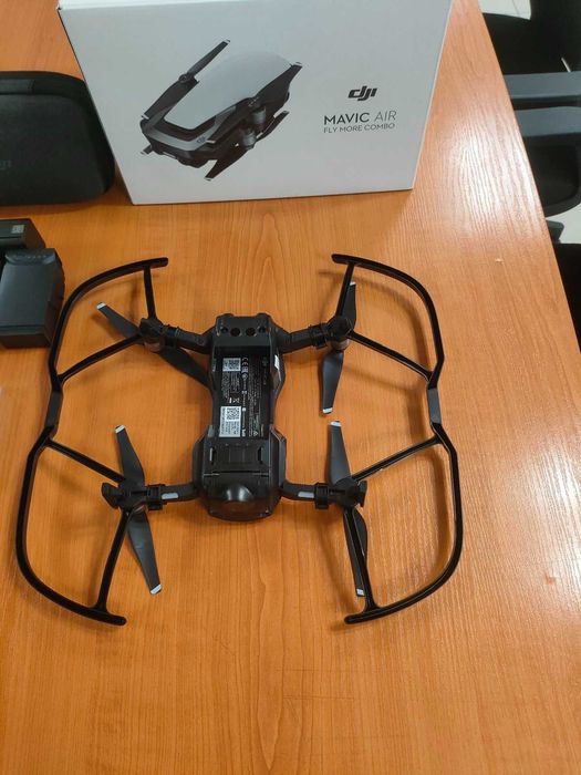 Дрон DJI Mavic Air Fly More Combo