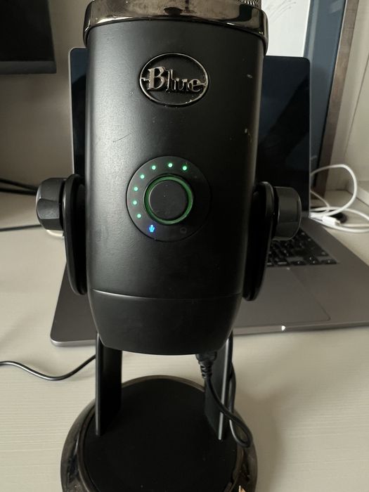 Vând Microfon Blue Yeti X