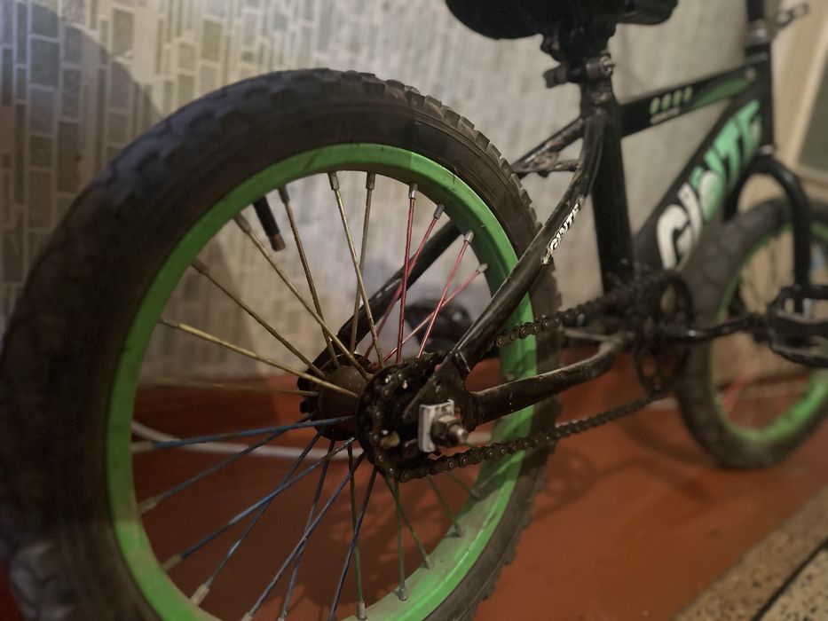 Детский велосипед покрышка 16