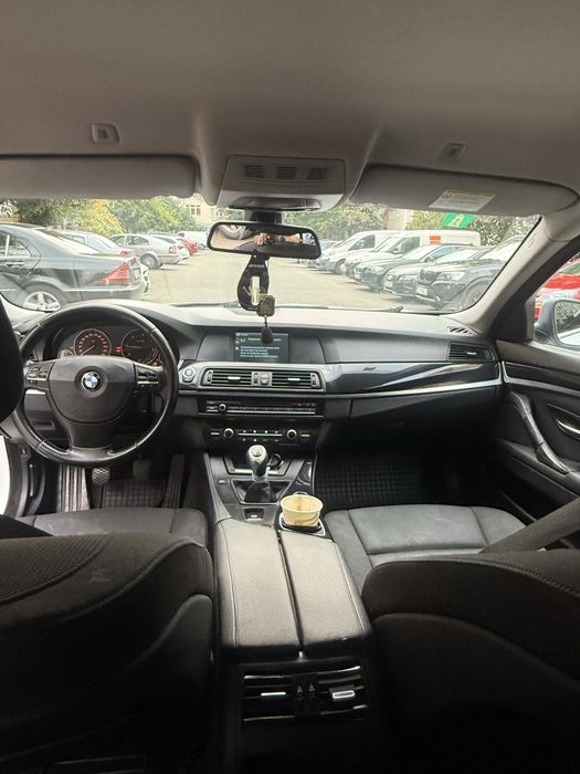 Vând BMW F10 520D