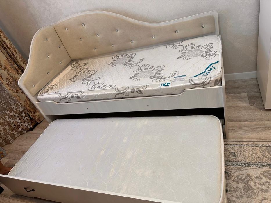 Кровать двух скекционный