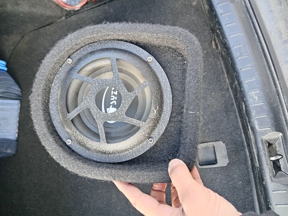 Сабуфер звук колонка