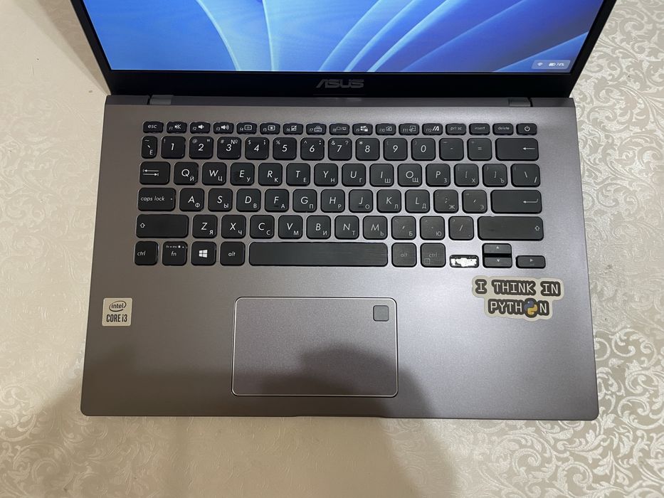 Ноутбук ASUS.