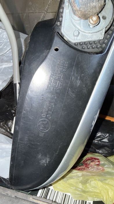 Продам левое зеркало Камри 40