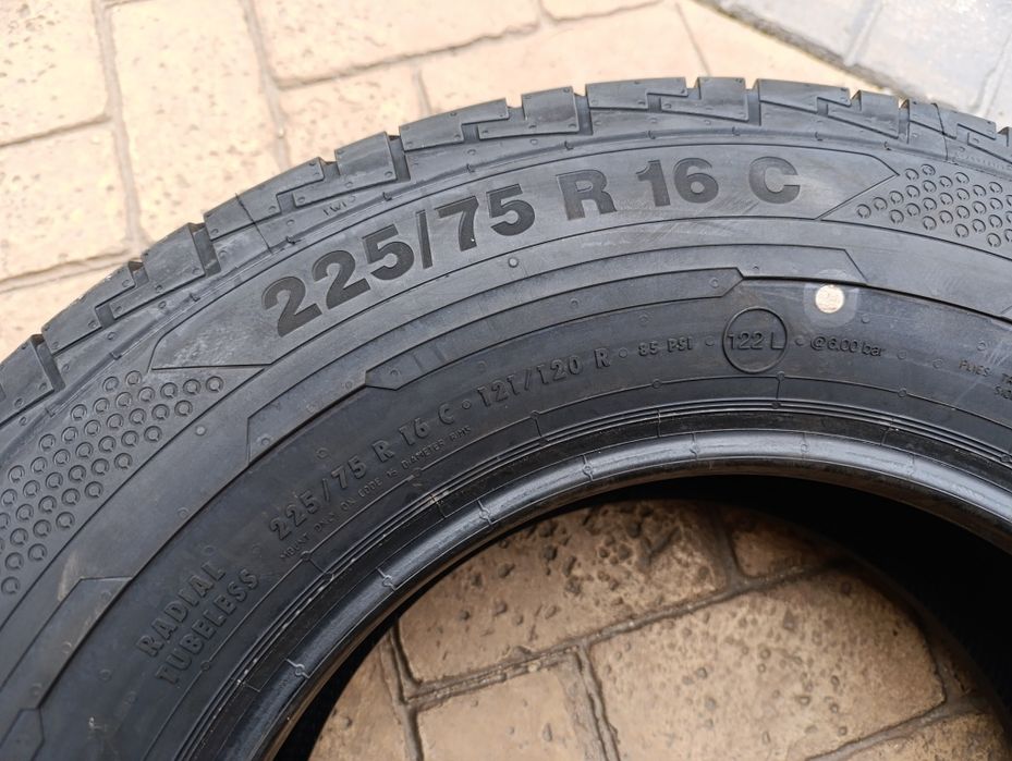 Нови летни гуми Continental 225/75/16 C 121/120,Дот 2025