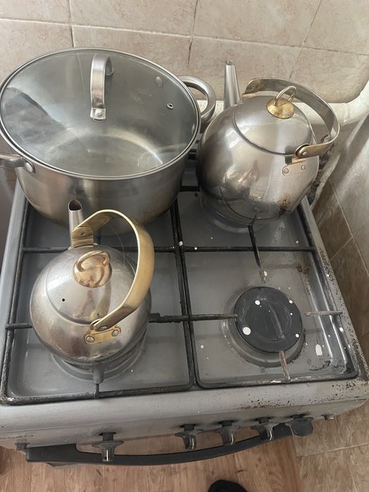 Продам газовую плиту рабочая