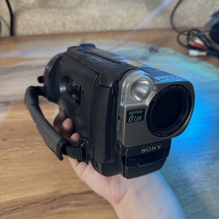 Y2k видеокамера Sony CCD-TRV57e