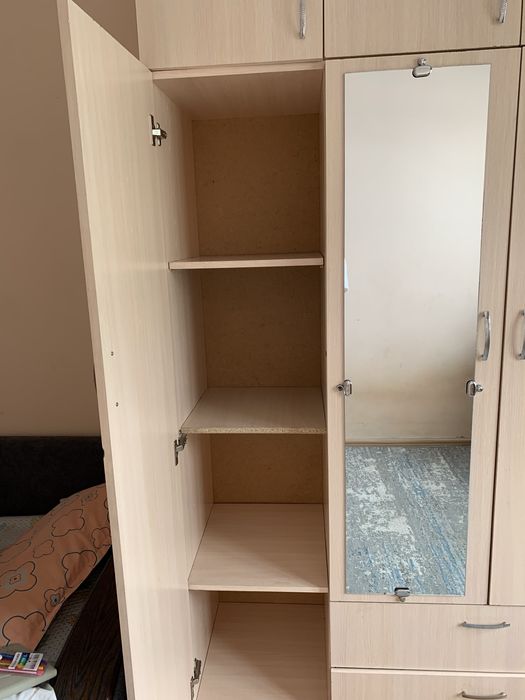 шкаф с зеркалом ))