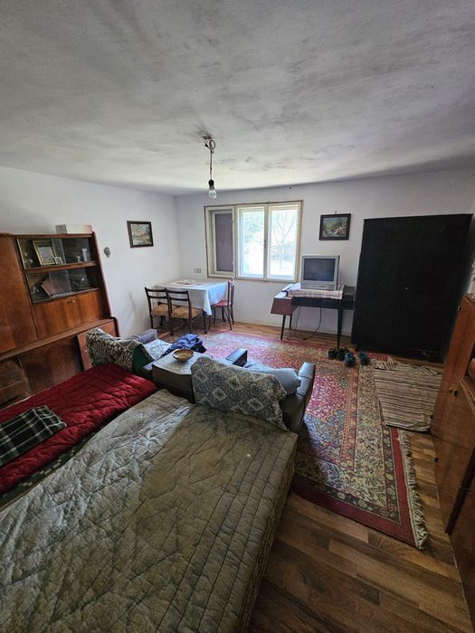 Casa de vânzare, teren 2800 mp