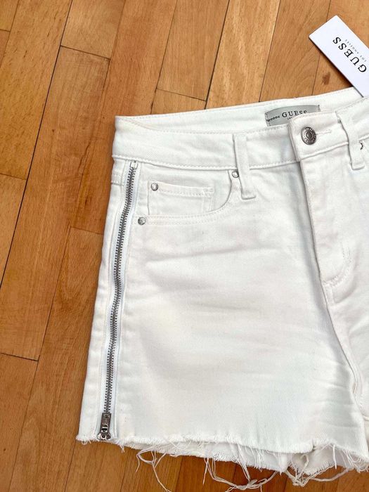 Къси панталони Guess