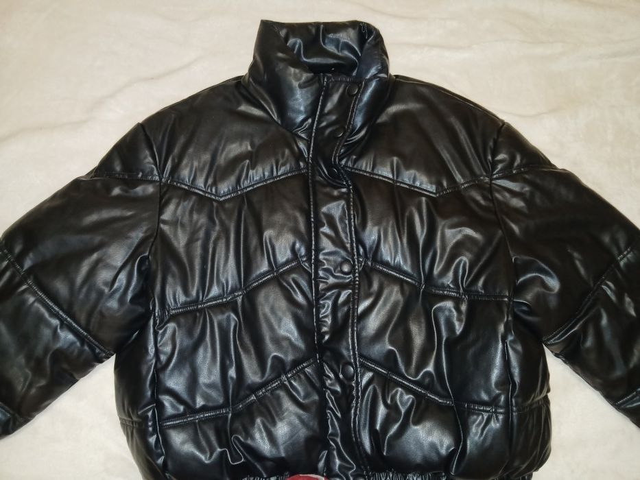 Дамско яке късо zara