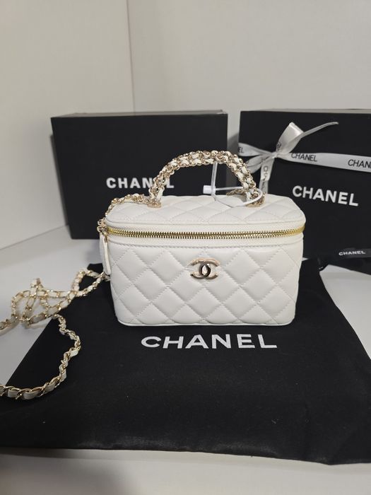 Налична чанта Chanel Vanity Case