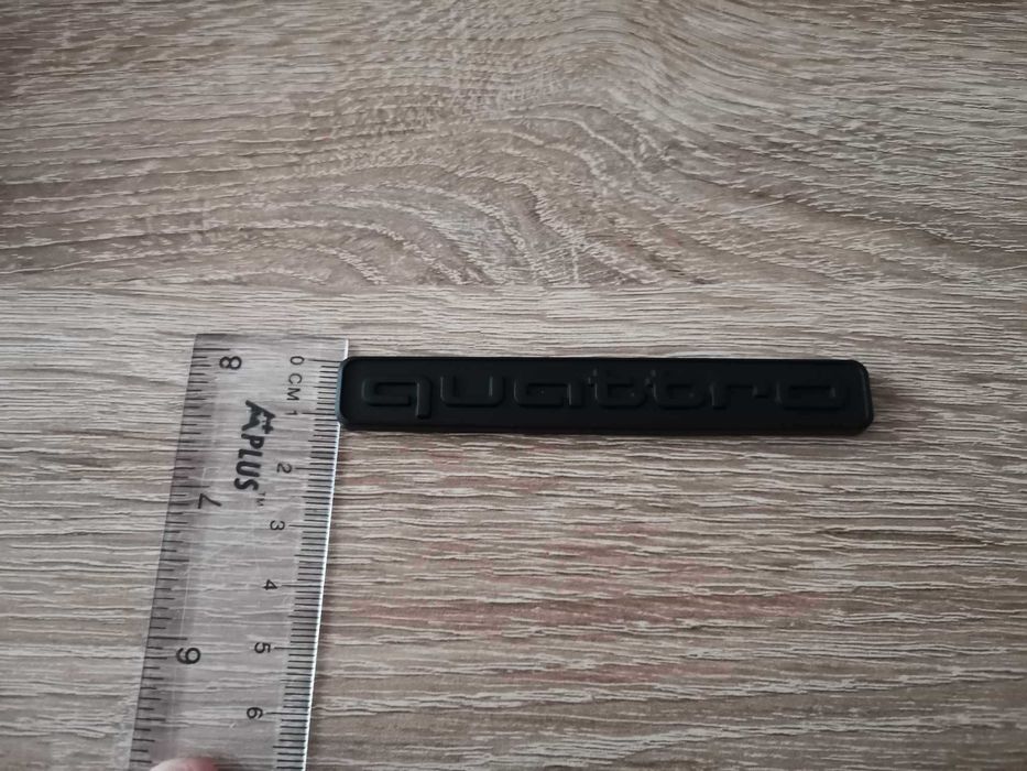 Ауди Куатро Audi Quattro емблема надпис черна