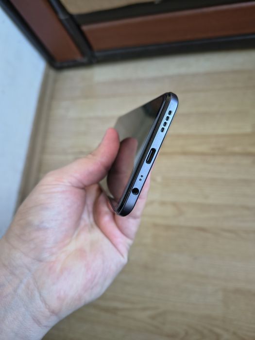 Realme 8 impecabil