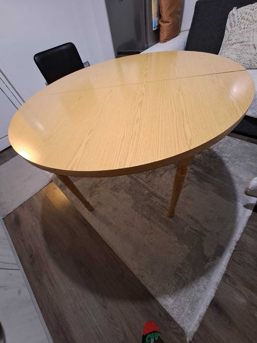 Трапезна  дървена маса