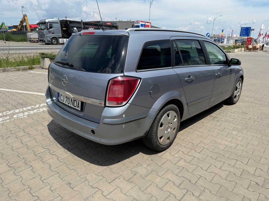 Opel Astra H | 1.9 diesel | Incalzire scaune, trapa, senzori de parcare