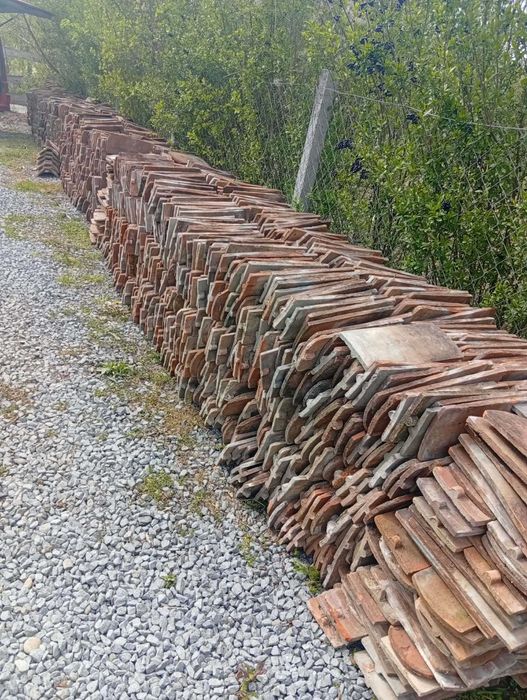 Vând tigla solzi cu posibilitatea de trasport