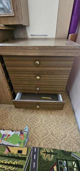 Шифонеры и шкафы