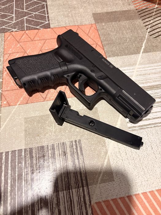 AIRSOFT glock 19