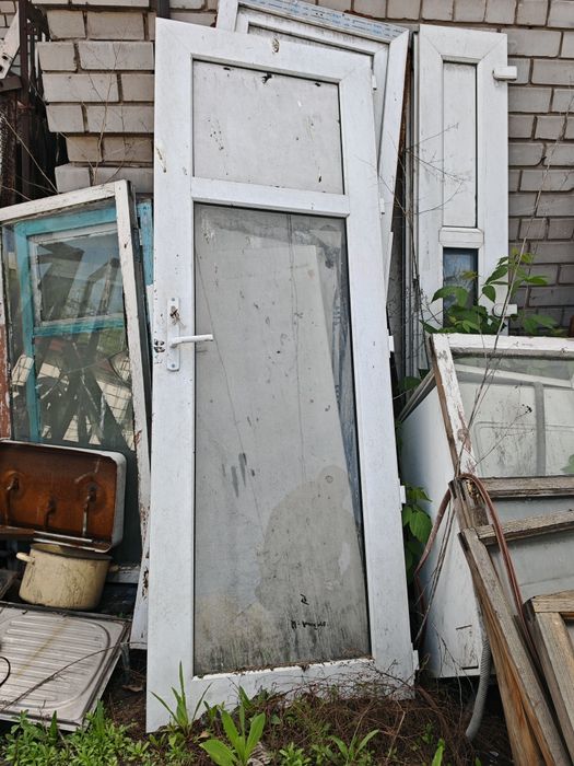 Пластиковые двери окна б.у