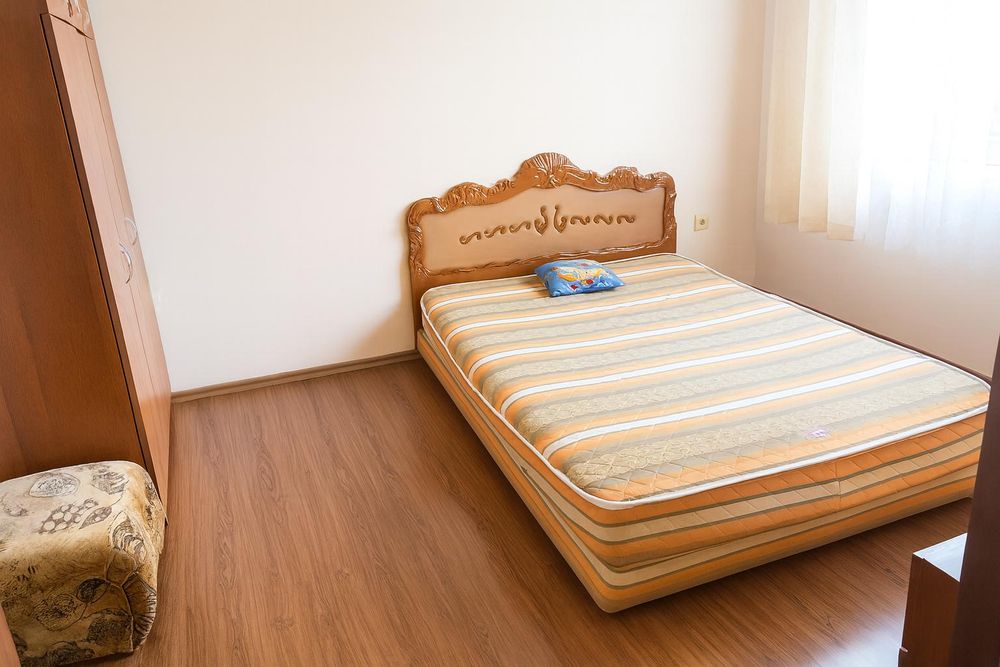 Дава се под наем Тристаен апартамент в Пловдив, Кършияка - 100 кв.м за 433.5 € - Снимка #2