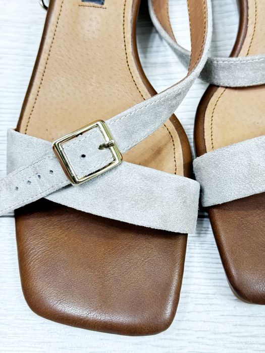 Кожаные босоножки