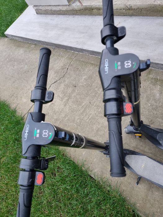 Vând 2 trotinete electice