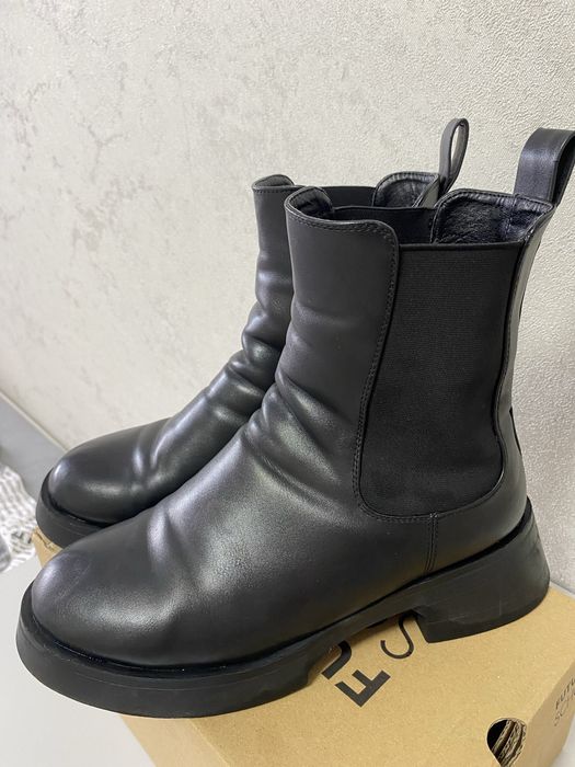 Срочно продам зимние сапоги