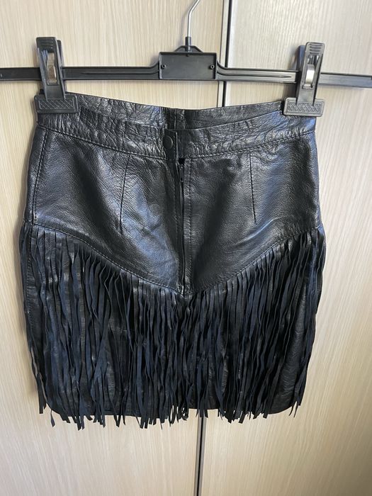 Пола Elisabetta Franchi. Пола H&M. Рокля