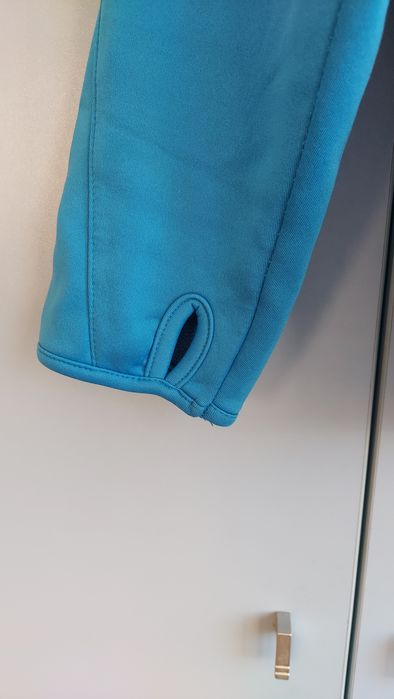 Vând bluza sport Saller S