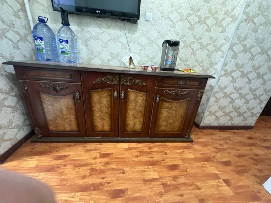 Камод( вместительный шкаф)