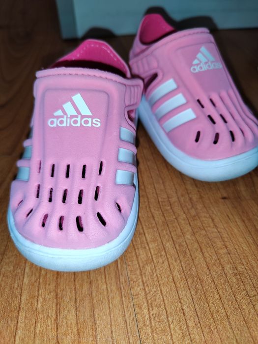 Детски сандали Адидас номер 20