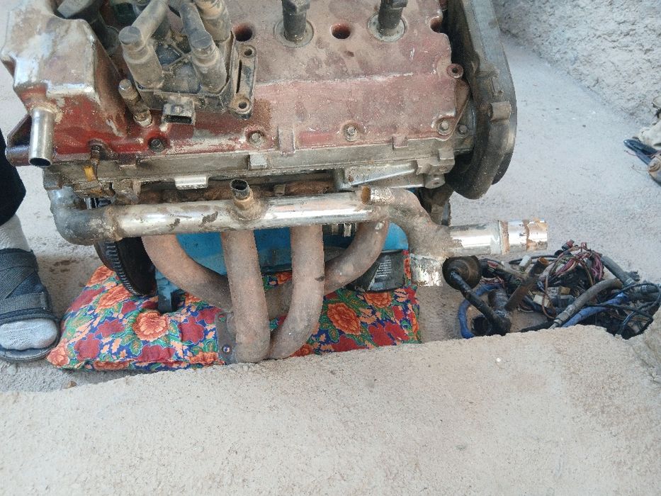 Motor sotiladi Priora