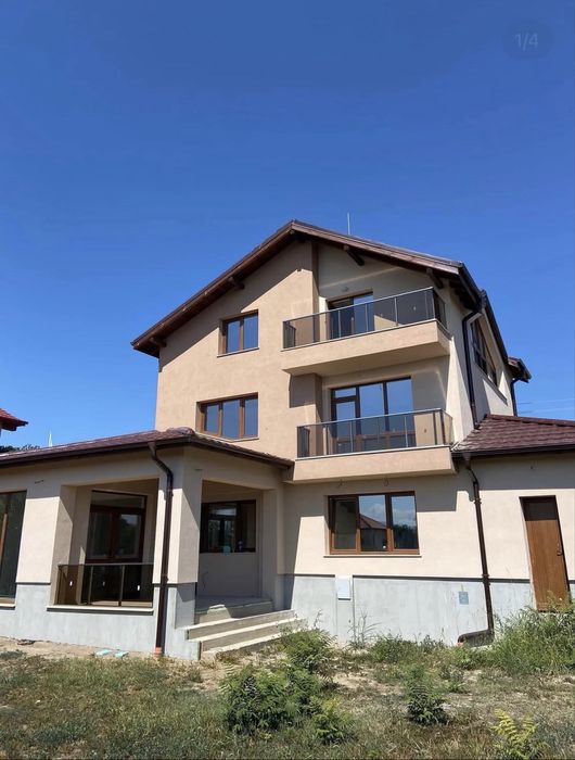 Алуминиеви и стъклени парапети