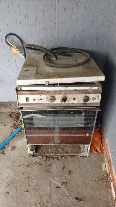 Газ плита в рабочем состоянии.