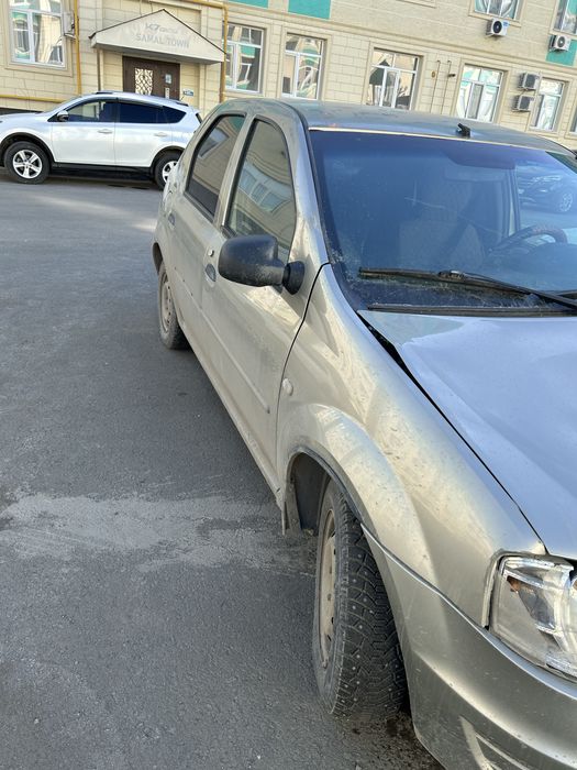Продаю рено логан 2012