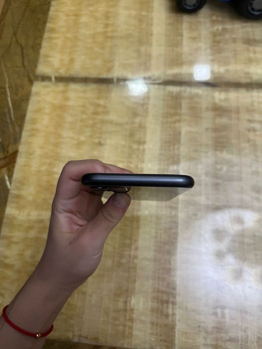 Продам iPhone 11 в хорошем состоянии