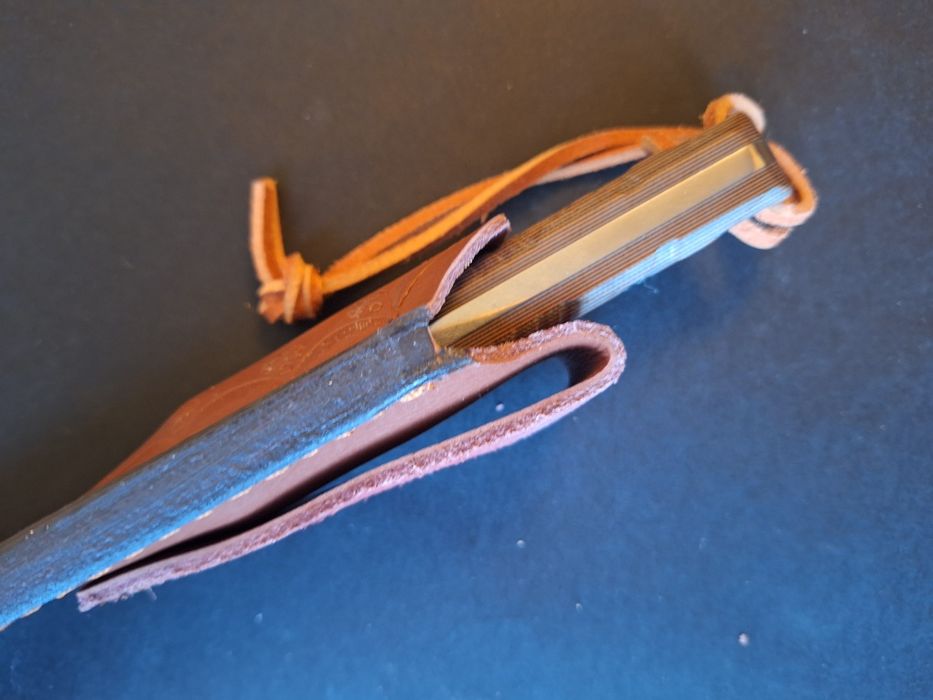 Ловен нож стомана D2-дръжка G10