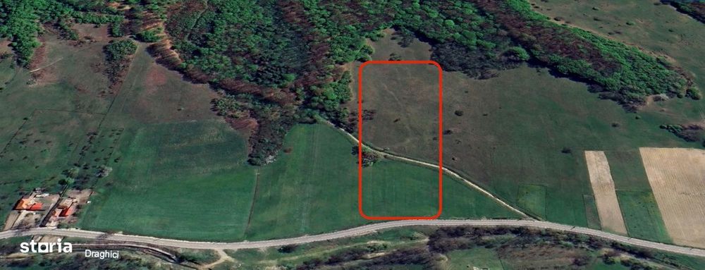 Teren larg 2 ha, la padure, panoramic dealuri si rau, cu curent, DJ