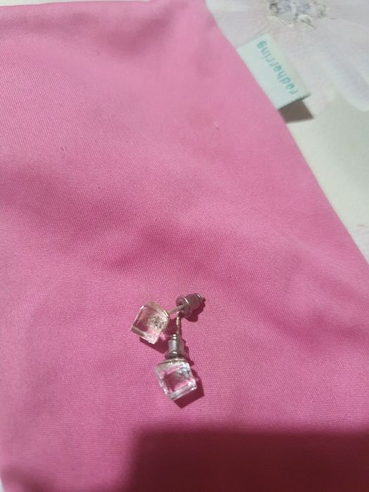 Серебряные  серёжки  гвоздики